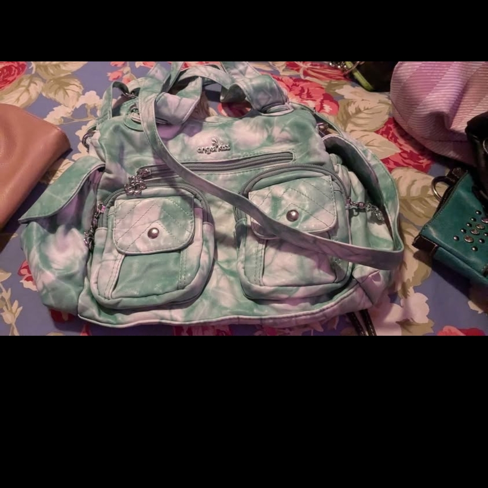 Angel Kiss Green Shoulder Bag Versatile and Stylish